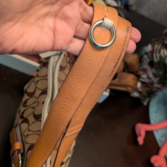 O1 VNTG COACH Signature Buckle Hobo Bag (Like New) - Picture 5 of 12